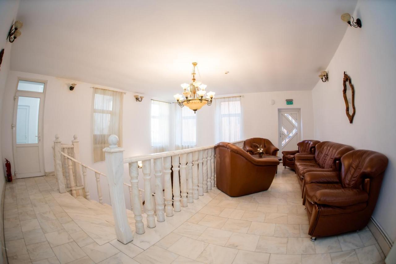 Hotel Marion Dumbraveni  Εξωτερικό φωτογραφία