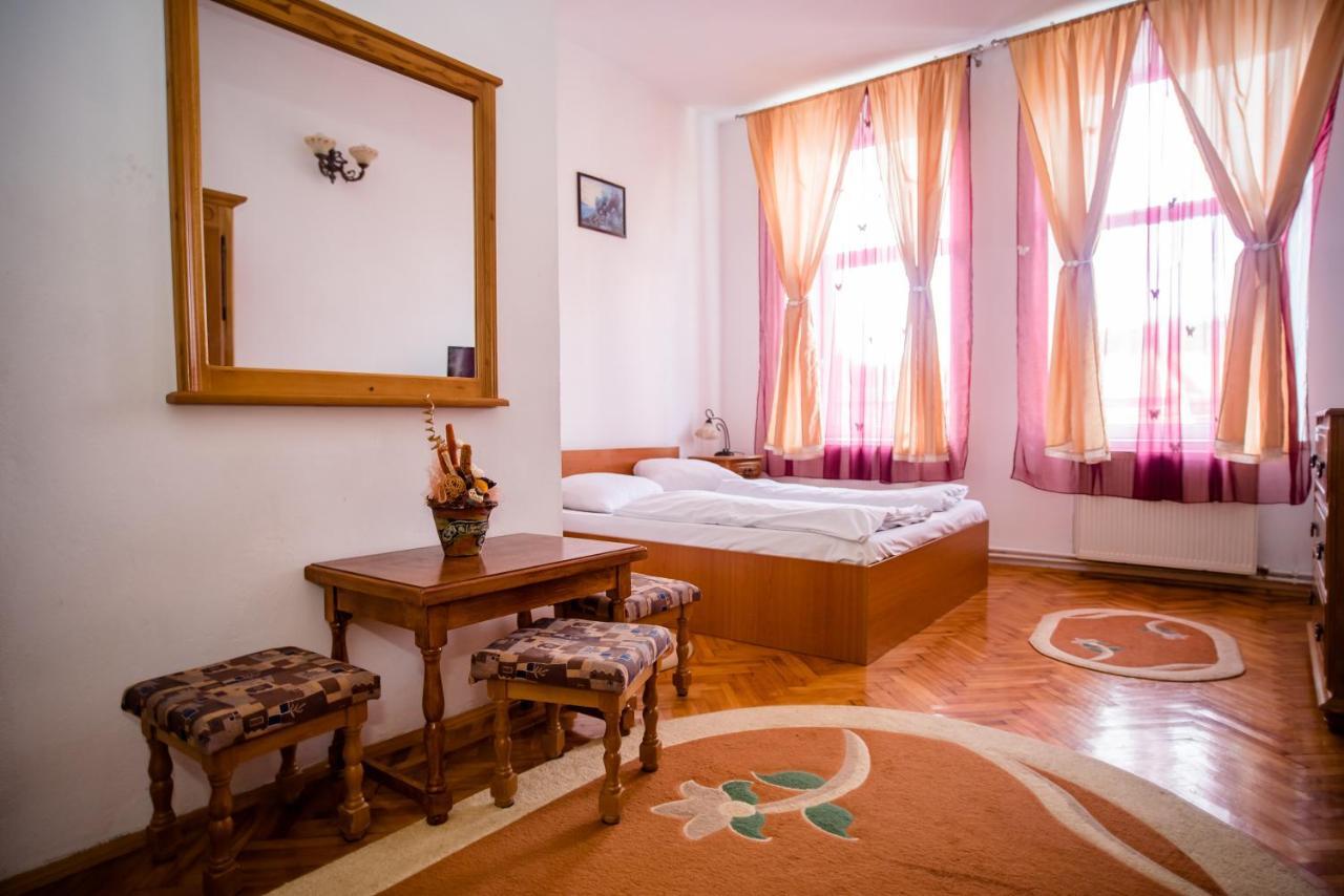 Hotel Marion Dumbraveni  Εξωτερικό φωτογραφία