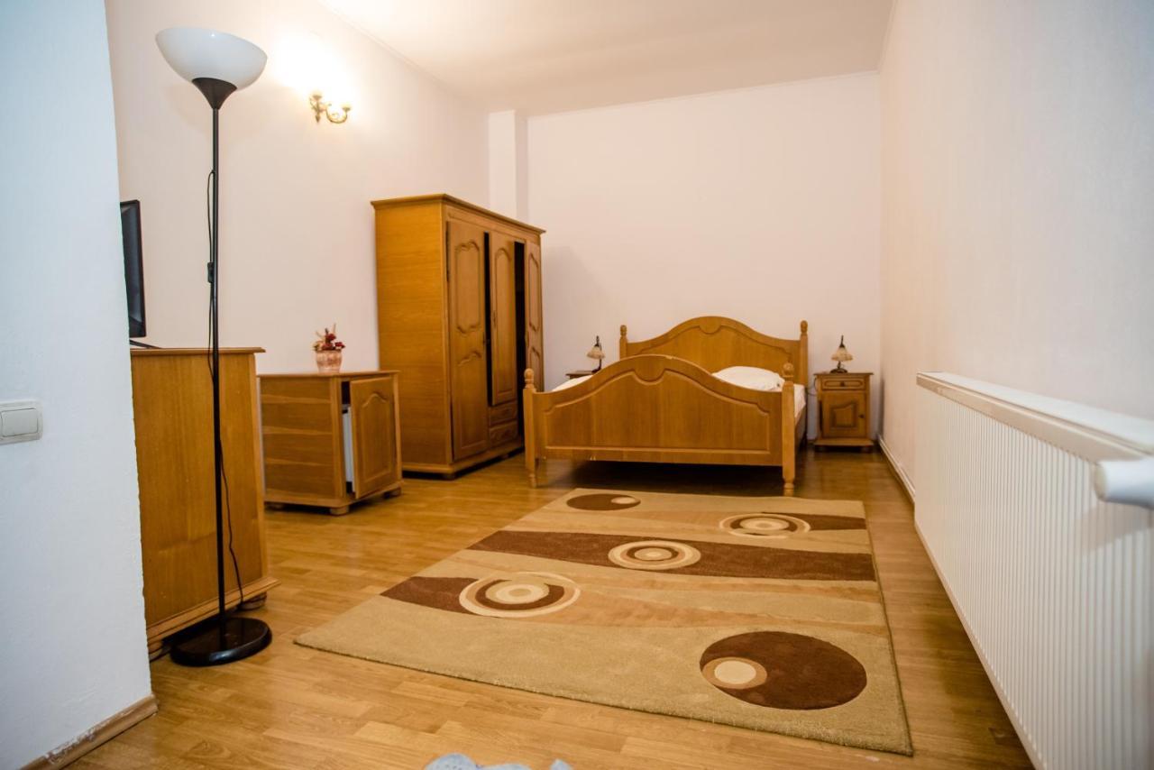 Hotel Marion Dumbraveni  Εξωτερικό φωτογραφία