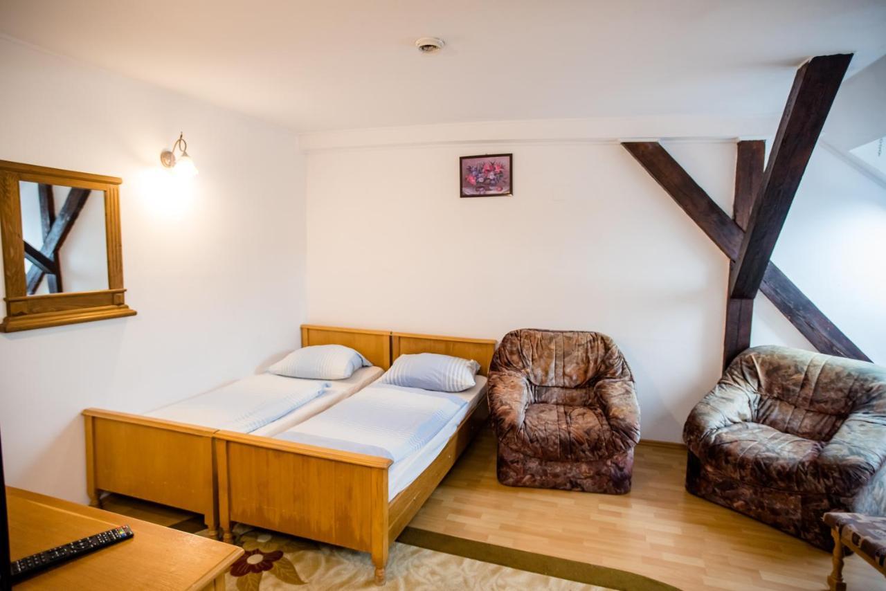 Hotel Marion Dumbraveni  Εξωτερικό φωτογραφία