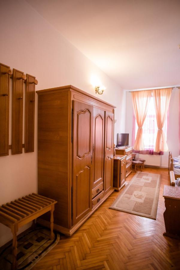 Hotel Marion Dumbraveni  Εξωτερικό φωτογραφία