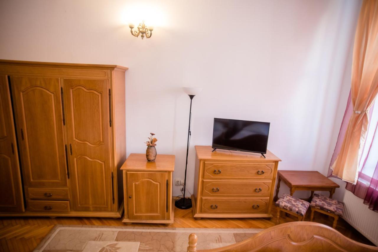 Hotel Marion Dumbraveni  Εξωτερικό φωτογραφία
