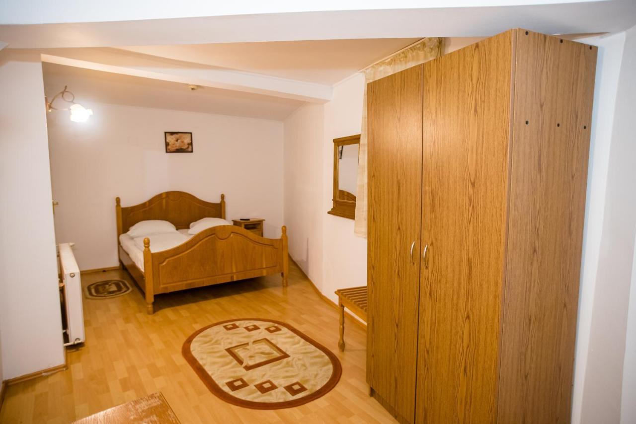 Hotel Marion Dumbraveni  Εξωτερικό φωτογραφία