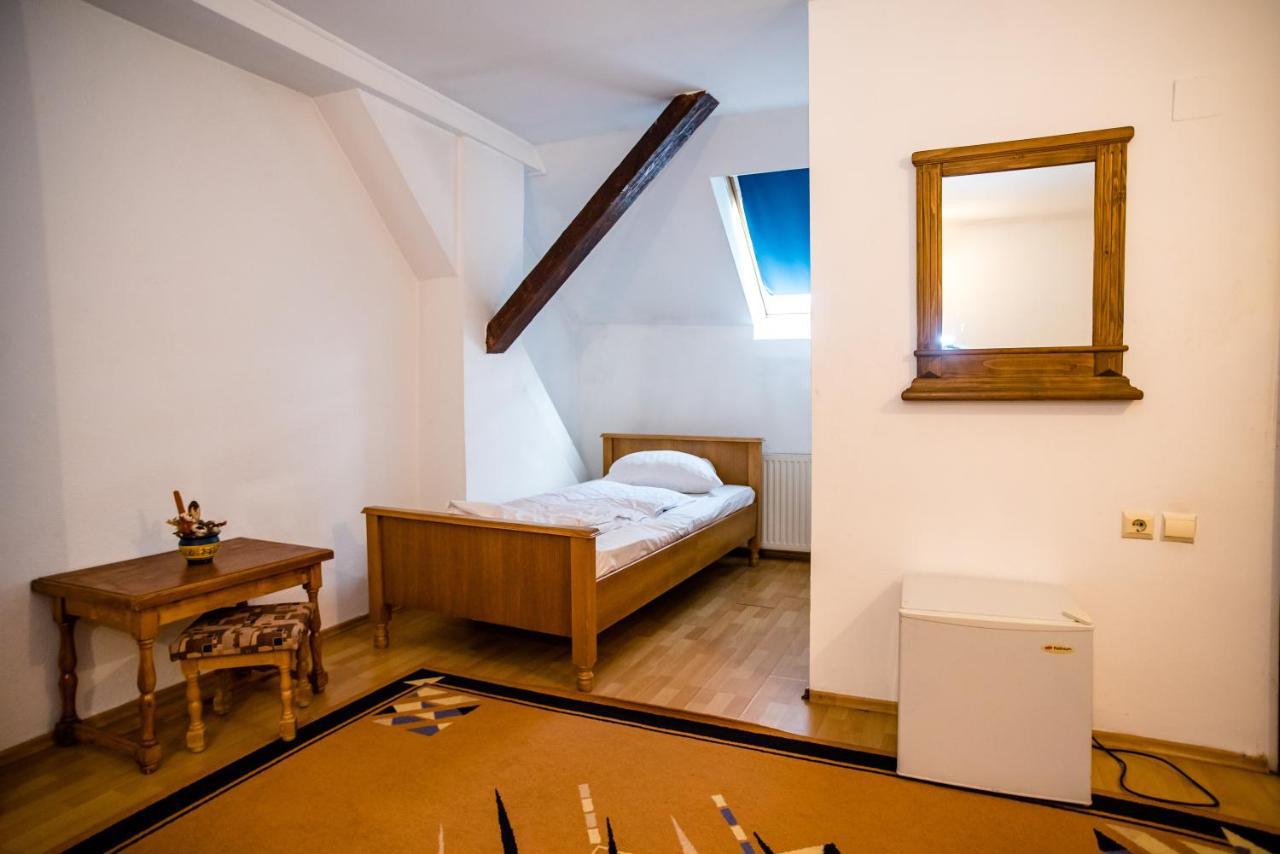 Hotel Marion Dumbraveni  Εξωτερικό φωτογραφία